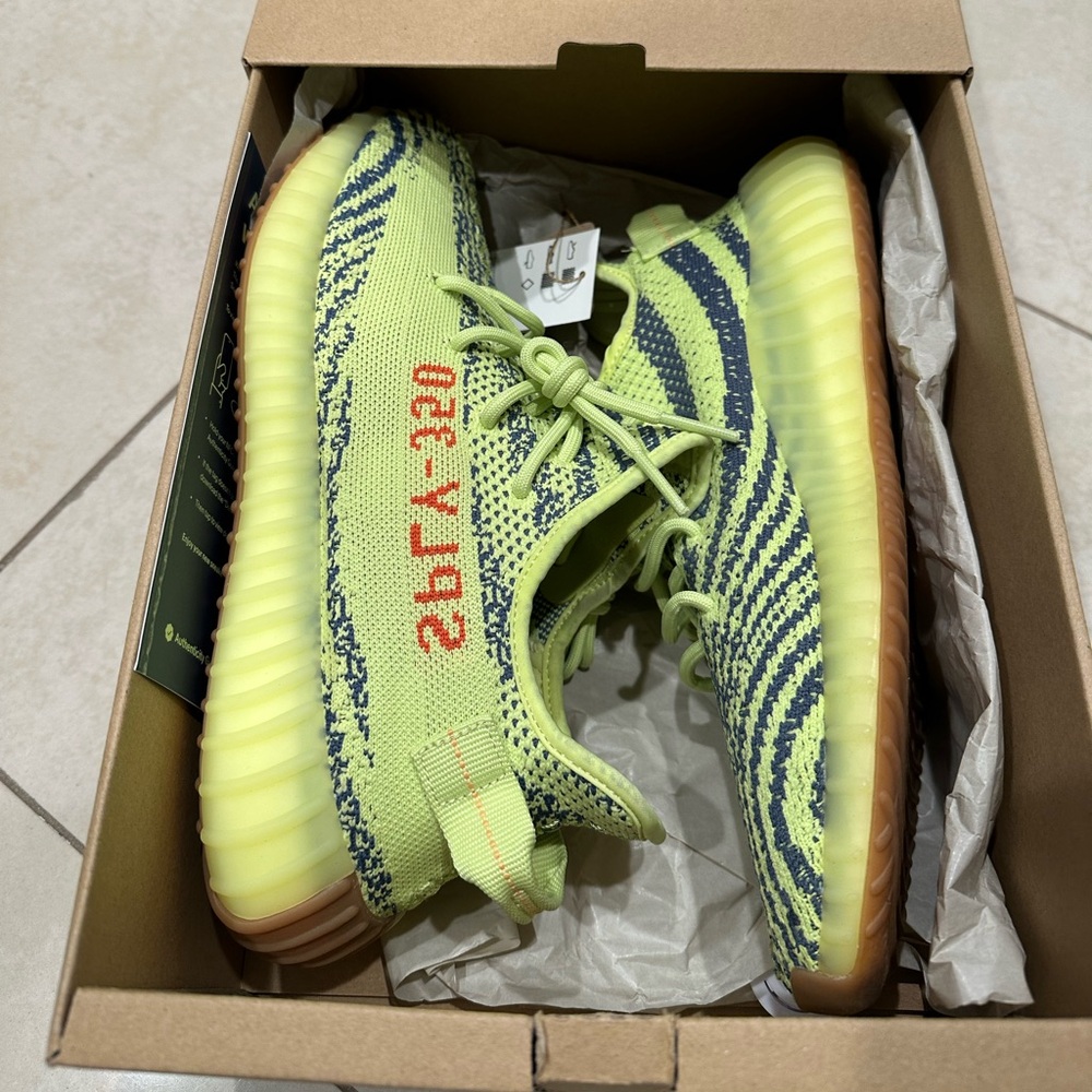 100% Authentic Yeezys size 9.5